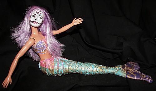 Ooak halloween barbie repaint - halloween,